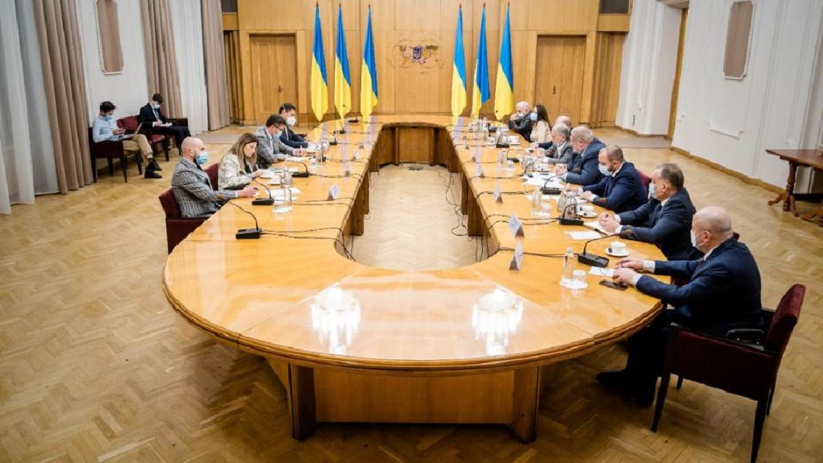 Кулеба обговорив створення Кримської платформи з представниками Меджлісу